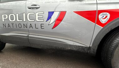 en contrôlant une voiture mal garée, la police fait une découverte inattendue dans le coffre