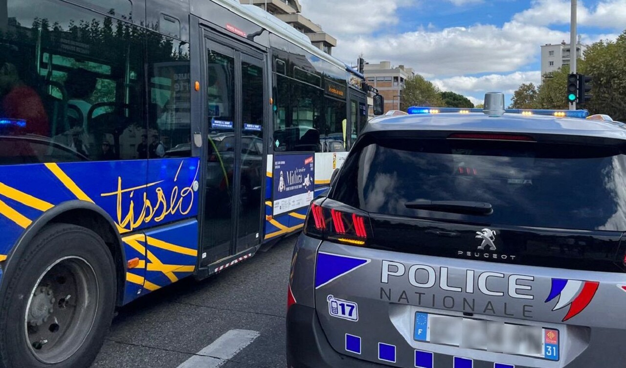 une dizaine de passagers et le conducteur touchés