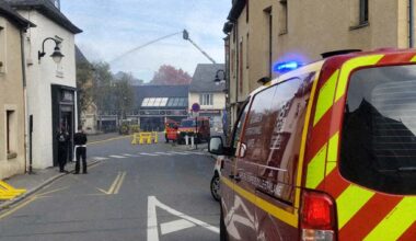 un incendie se déclare dans une galerie commerciale, le marché hebdomadaire est évacué