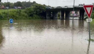 Inondations, voitures emportées, bateau échoué... les premiers effets de la Tempête Jerry se font ressentir