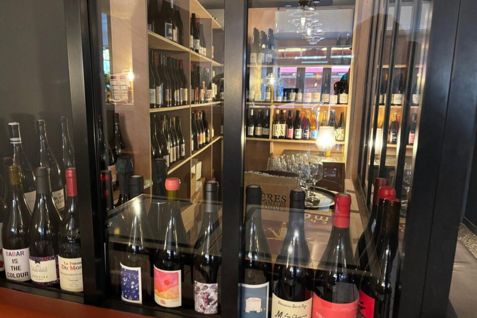 La cave à vins sur mesure propose de belles références de vins nature.