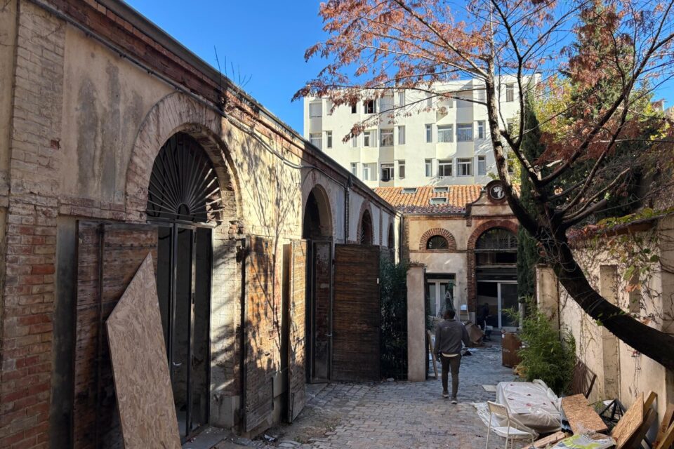 C'est dans cette ancienne huilerie du centre-ville de Marseille qu'un tout nouveau bar va voir le jour.