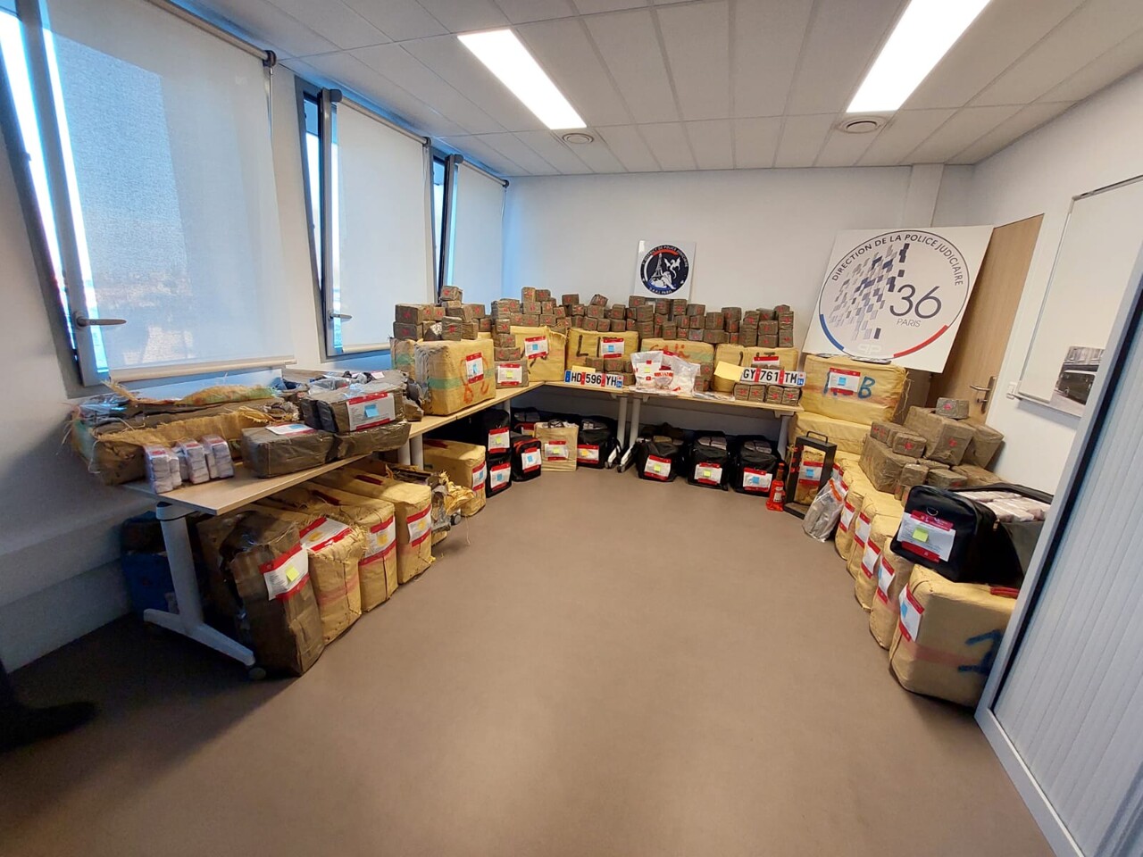 deux tonnes de drogue saisies par la police judiciaire de Paris