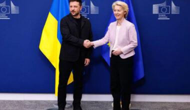 Ukraine: nouvelles sanctions contre le pétrole russe / Gaza: les journalistes étrangers toujours interdits d'accès / BD: le nouvel album d'Astérix