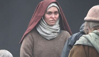 Bec de lièvre, bouche édentée, visage encrassé... Lily-Rose Depp métamorphosée pour un film d'horreur