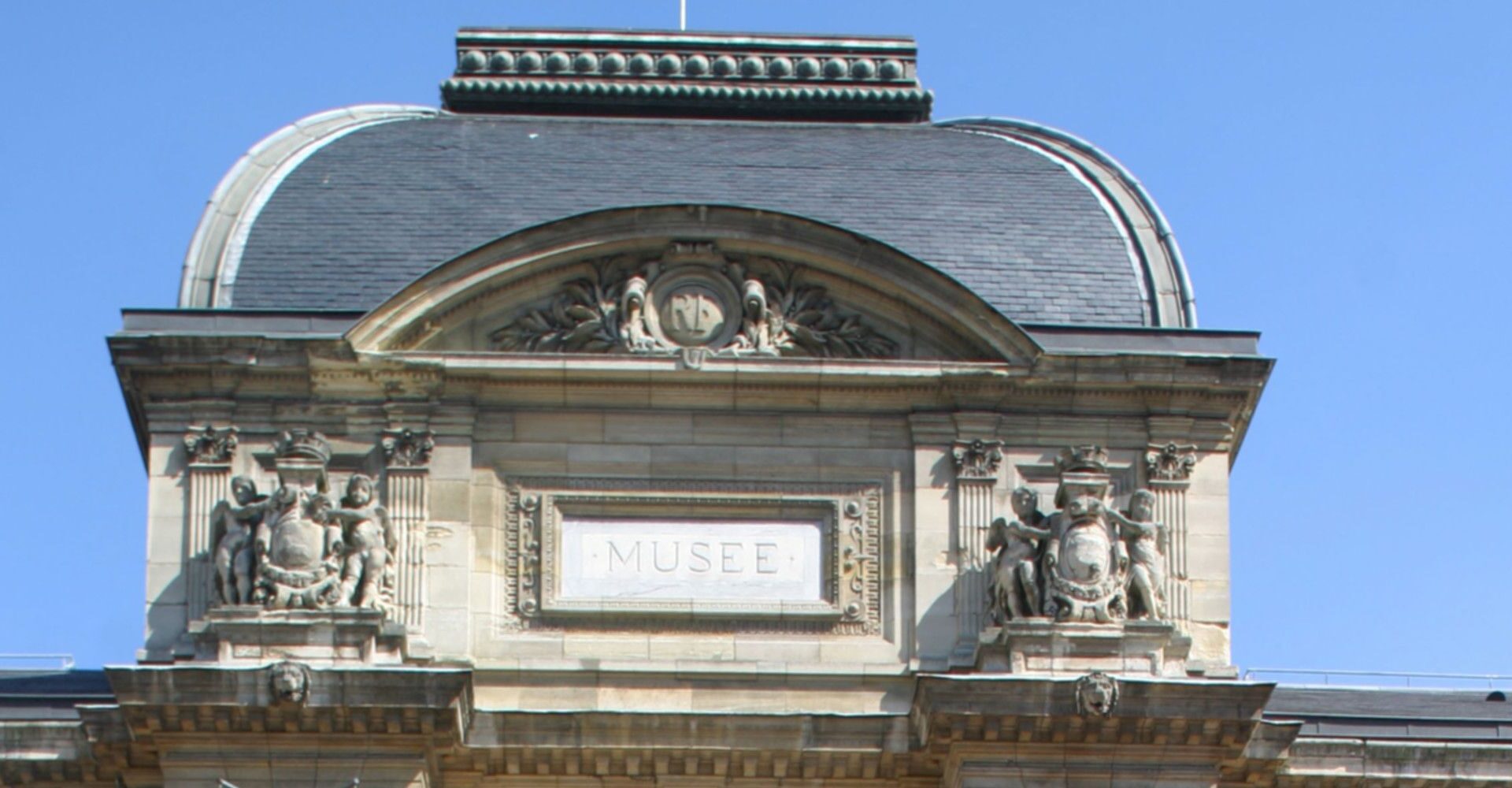 Les décors spectaculaires et inventifs de Maxime Old dans une exposition à Rouen