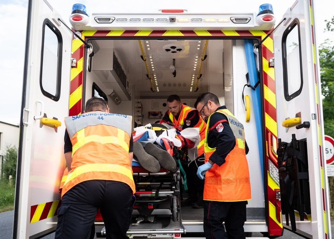 une personne est morte en pleine rue malgré l'arrivée des secours