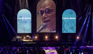 Messes, gospel... A Paris, l'Accor Arena se transforme en église géante pour catholiques décomplexés