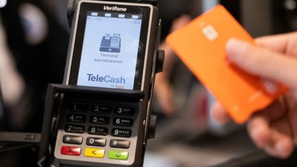 L'application permettait de verser de l'argent de poche sur une carte bancaire. (LEONIE ASENDORPF / DPA / AFP)