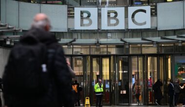 démissions à la tête de la BBC après un montage contesté d'un discours de Trump