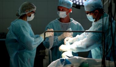 la dirigeante d'un organisme de dons d'organes accusée d’avoir ordonné un prélèvement sur un patient montrant des signes de vie