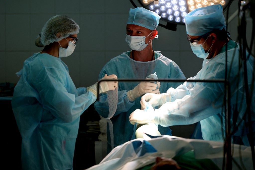 la dirigeante d'un organisme de dons d'organes accusée d’avoir ordonné un prélèvement sur un patient montrant des signes de vie