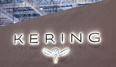 Kering chute, le DG Luca de Meo évoque un redressement sur plusieurs années - 19/11/2025 à 12:33