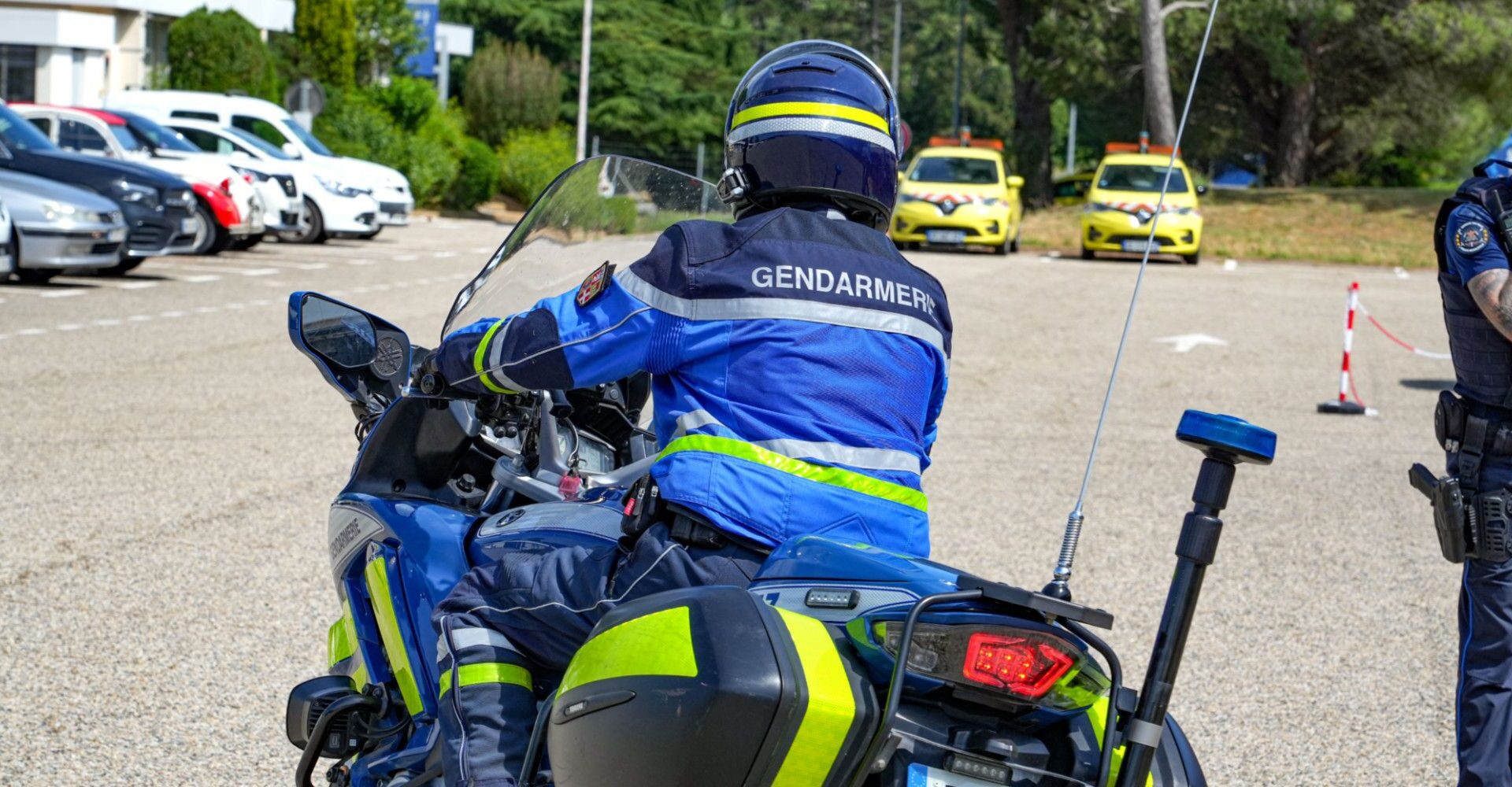 deux personnes hospitalisées et un gendarme blessé à l'œil lors une free-party