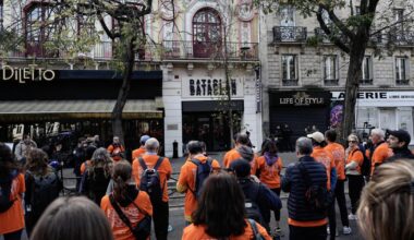 une «course pour la liberté» sillonne les lieux des attentats à Paris