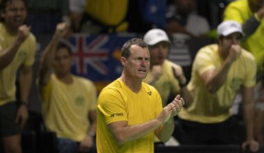 Lleyton Hewitt sort de sa retraite pour disputer un tournoi Challenger avec son fils Cruz à Sydney