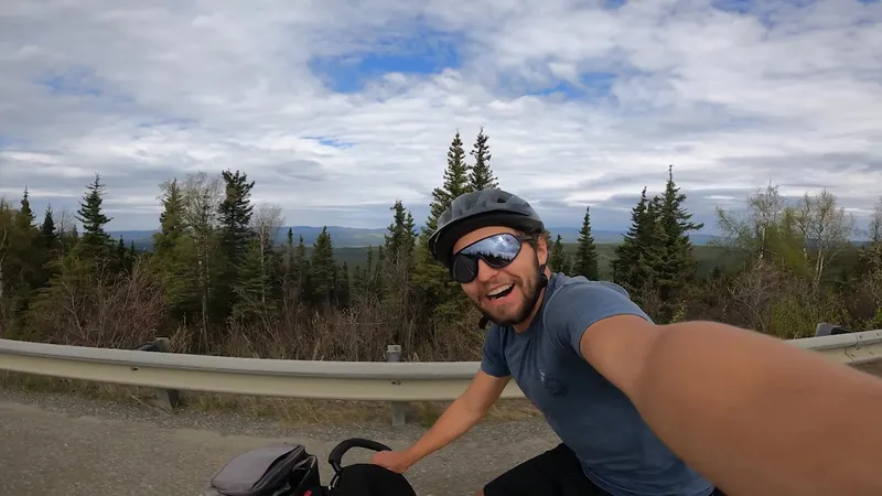 Maxime Rey a parcouru 57 000 km à vélo à travers 52 pays en 3 ans.