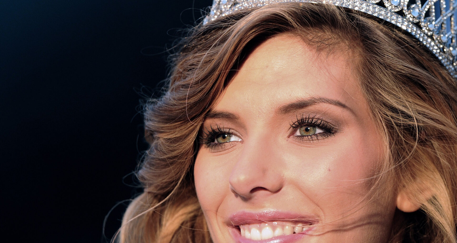 pourquoi la société Miss France a fait appel à la "marraine" Camille Cerf