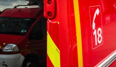 une sexagénaire s’égorge avec une tronçonneuse sur le parking d’une zone commerciale