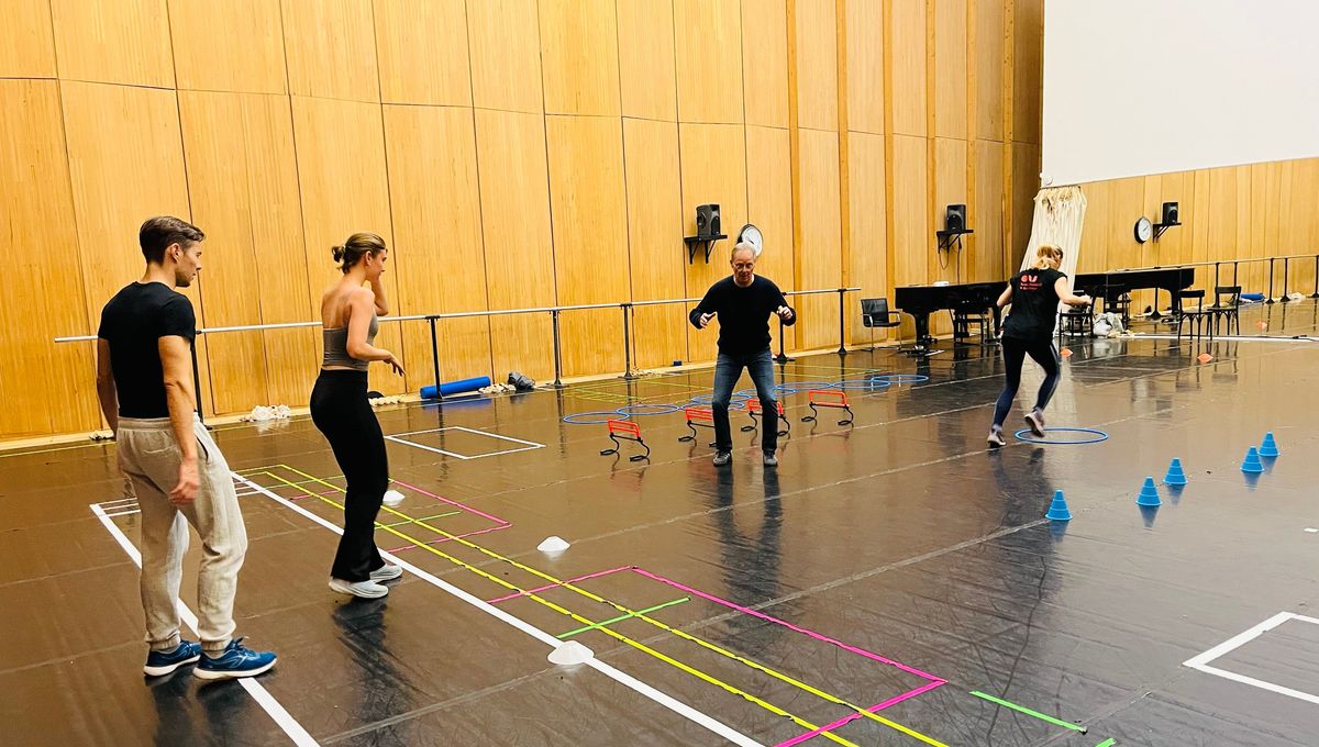 Quand le staff des Girondins s'occupe des danseuses et danseurs de l'Opéra de Bordeaux