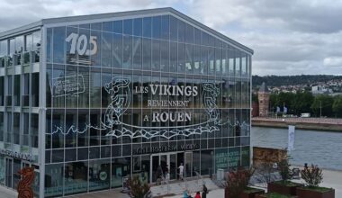 "J'ai été frappé par le nombre d'inexactitudes" : des historiens se questionnent sur la Cité Immersive Viking à Rouen
