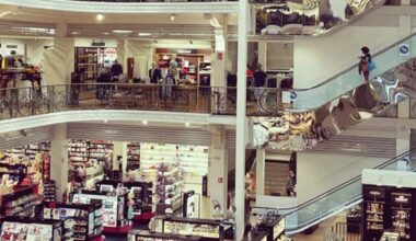 A Reims et à Grenoble, les ouvertures prochaines de Shein font monter la grogne