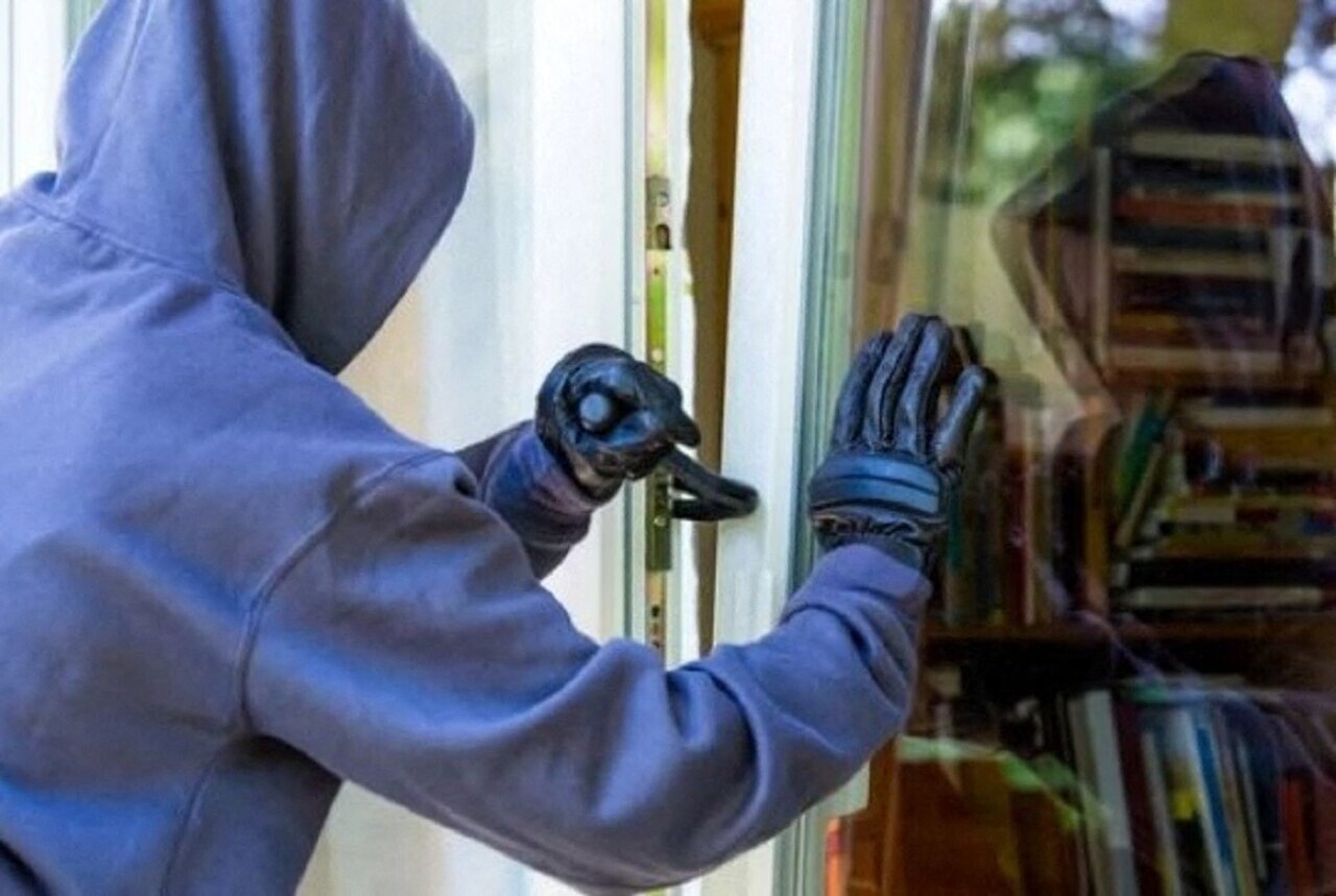 il escaladait des balcons, un voleur en série arrêté par la police