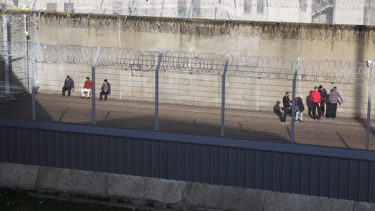 Agresseur sexuel passé à tabac à la prison de Grenoble-Varces : deux codétenus condamnés