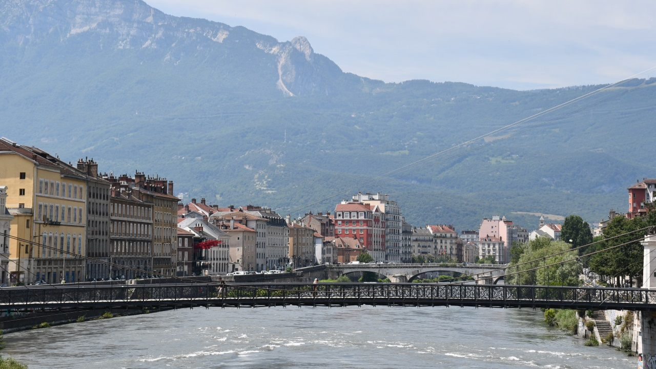Grenoble : le collectif “Réconcilier Grenoble” demande la réquisition des logements sociaux vides