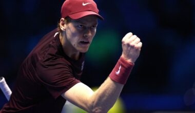 Jannik Sinner domine Alexander Zverev et se qualifie pour les demi-finales des Finales ATP