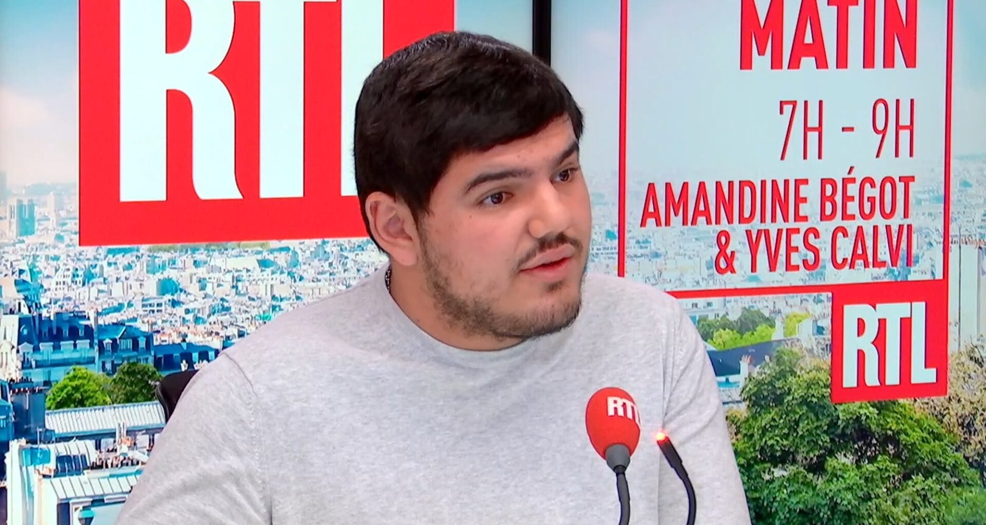 "Quasiment du jamais-vu", estime le journaliste Éric Miguet sur RTL