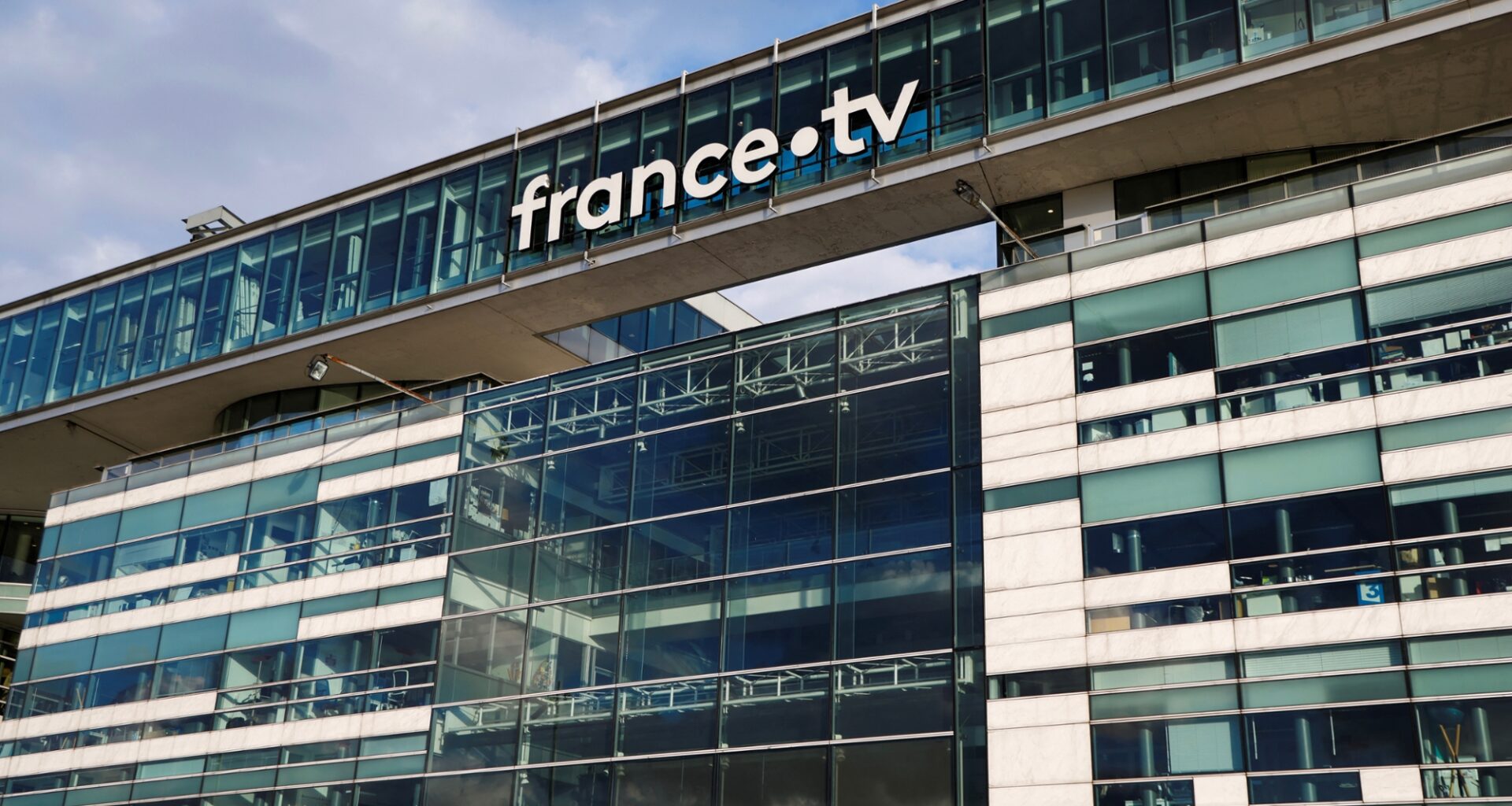 Radio France et France Télévisions portent plainte contre CNews, Europe 1 et le JDD