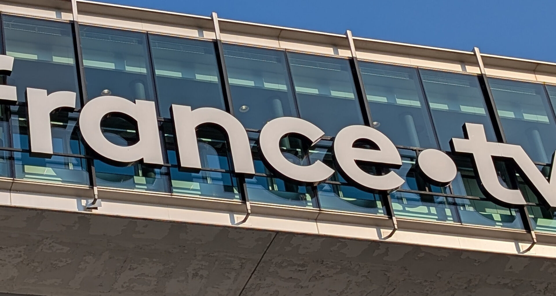 Une alerte à la bombe déclenchée à France Télévisions, les locaux du siège parisien évacués