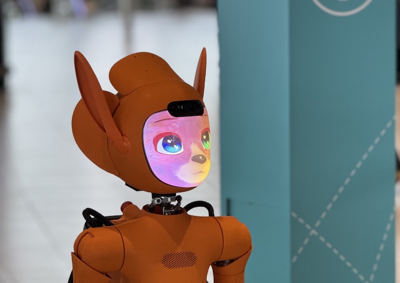 L'Aéroport de Lyon expérimente un nouveau robot social