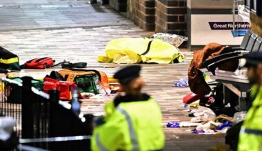 REPLAY. Attaque au couteau dans un train au Royaume-Uni : un seul homme considéré suspect par la police, deux personnes en urgence absolue