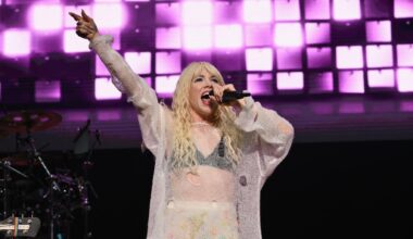 Carly Rae Jepsen annonce la plus belle des nouvelles avec des clichés en noir et blanc