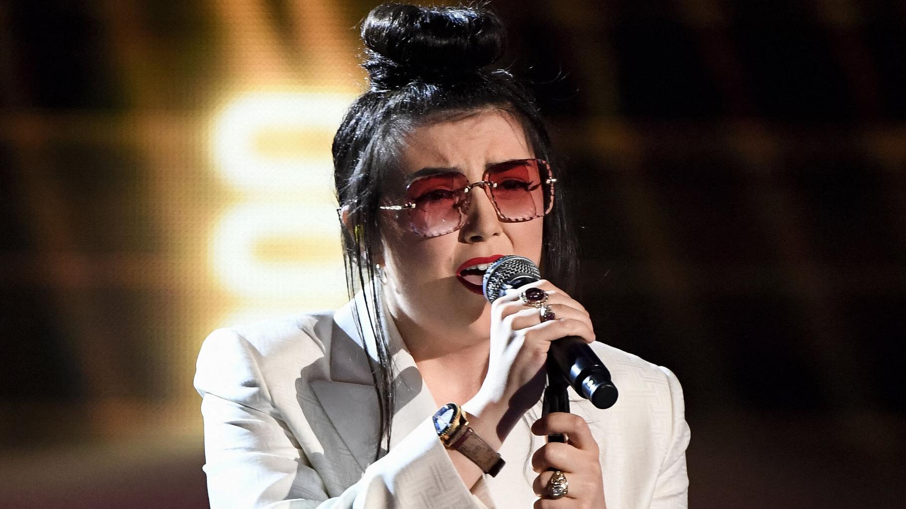 Hoshi, « trompée et manipulée » par son ex-conjointe et manageuse, porte plainte