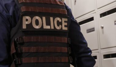 Ivre, au volant d'une voiture volée et en possession d'un couteau à Marseille