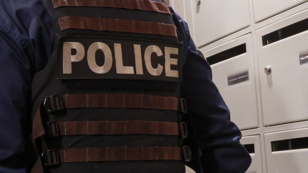 Ivre, au volant d'une voiture volée et en possession d'un couteau à Marseille