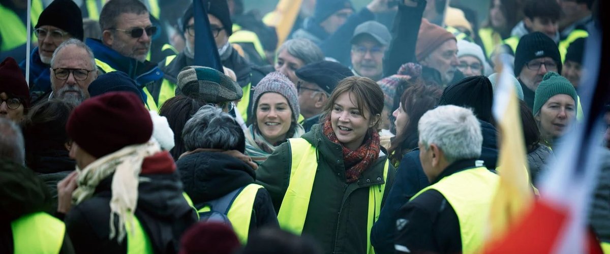 "Les braises" : Virginie Efira au service d’une évocation nuancée et émouvante des Gilets jaunes