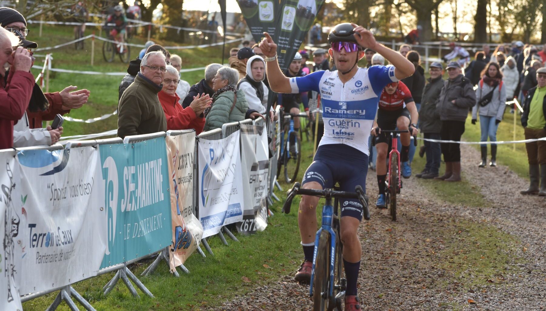 Cyclo-cross de Saint-Vaast-du-Val : Ronan Fauvel 1er - Actualité