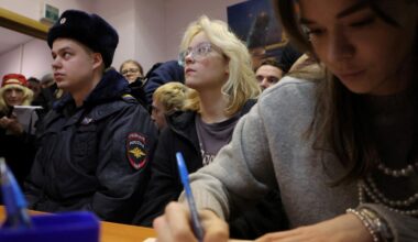 En Russie, des musiciens en détention pour avoir interprété des chansons d’opposants en pleine rue