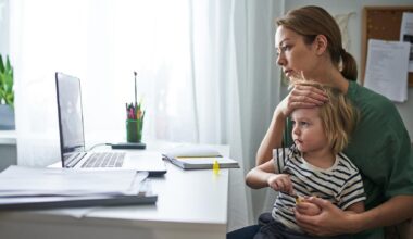 En automne, les enfants tombent malades tout le temps et leurs parents sont au bout du rouleau