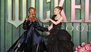 Cynthia Erivo vole au secours d’Ariana Grande agrippée par un homme sur le tapis rouge, à Singapour