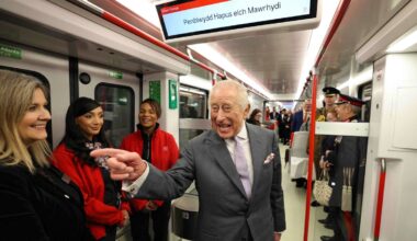 Charles III célèbre ses 77 ans en travaillant malgré son cancer