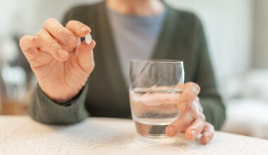 "Arrêtez-le et consultez rapidement si..."