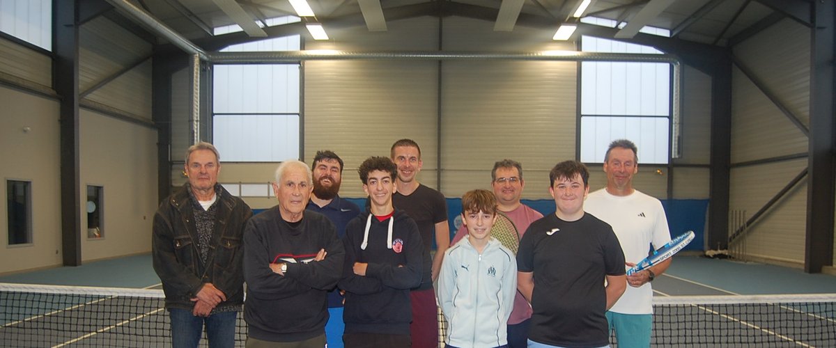 Tennis : nul pour les dames, défaite pour les hommes