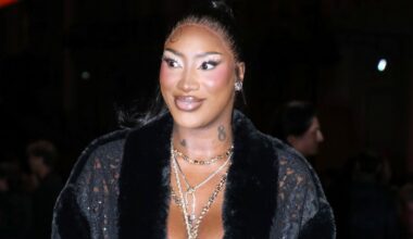 Aya Nakamura débarque dans le château et annonce u ...