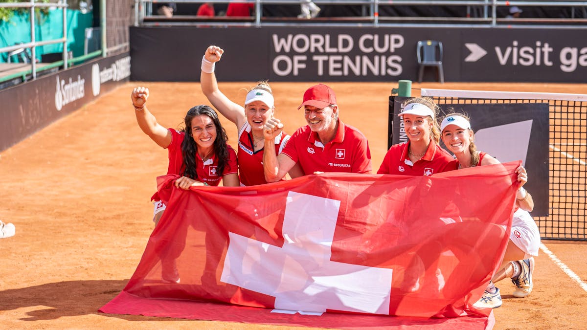 Tennis: Simona Waltert se révèle et maintient la Suisse à Cordoba