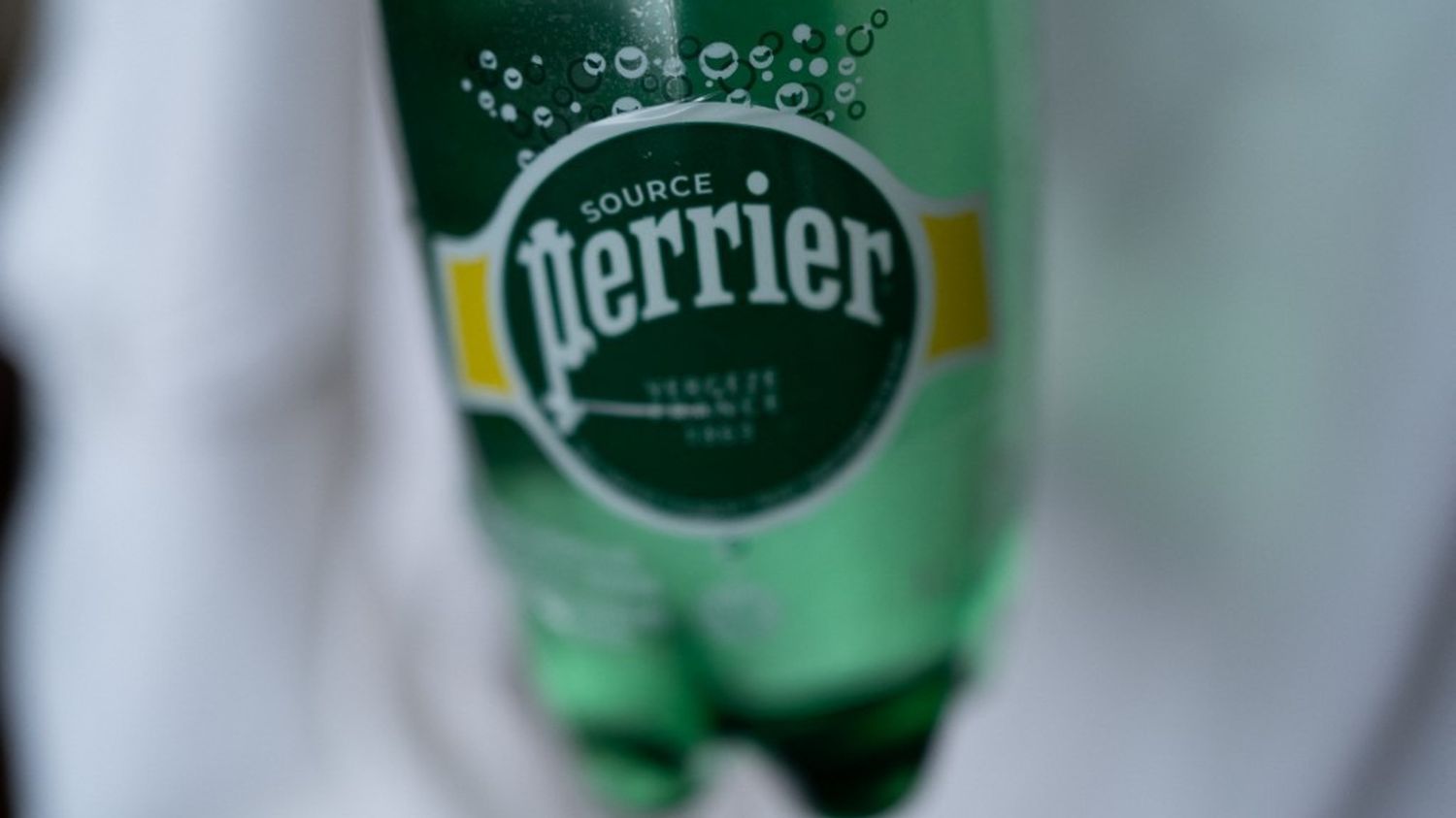 Le groupe Nestlé peut continuer à commercialiser ses eaux Perrier sous l'appellation "eau minérale naturelle", tranche la justice